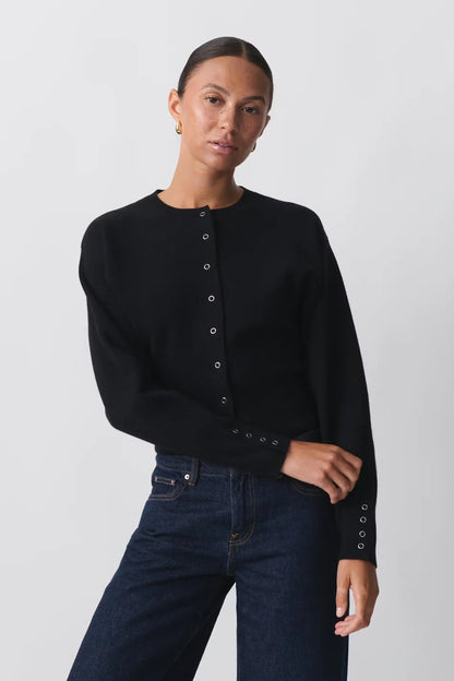 Elegant blouse with button placket, versatile straight cut and cuff details 