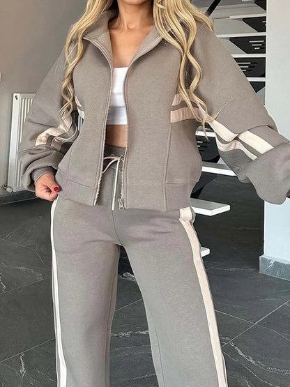 Cozy, casual 2-piece set with zip-up sweatshirt and trousers 