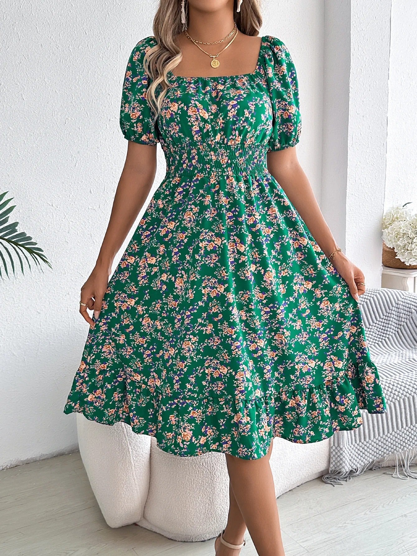 Bertha | Feminine floral dress with puff sleeves