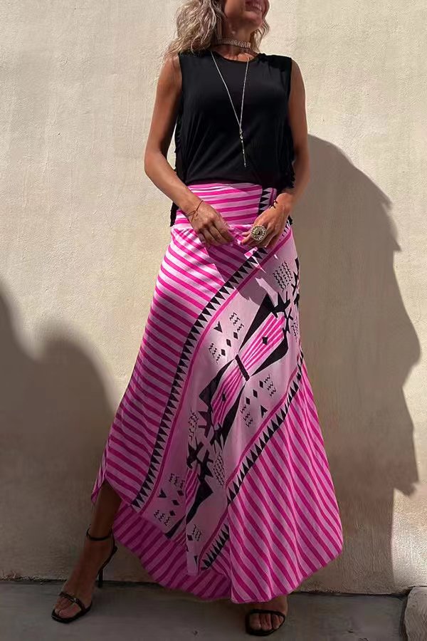 Maxi skirt with elastic waistband and geometric satin pattern 