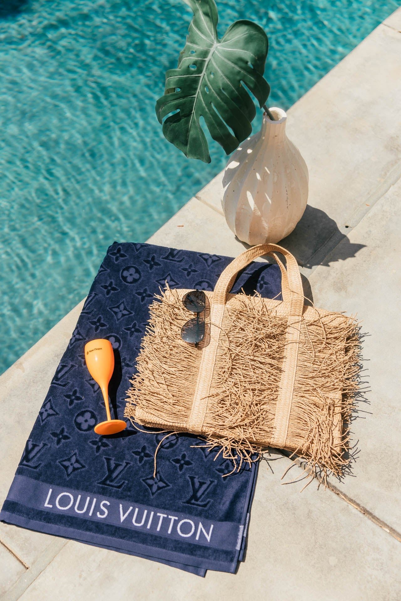 Lara | Beach bag made of natural straw in a woven design