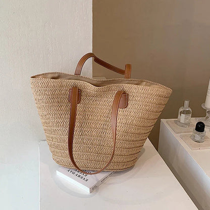 Julia | Woven straw bag for summer