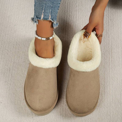 Cozy women's slip-on slippers with fleece lining