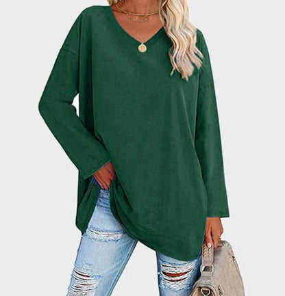Stylish, elegant long-sleeved sweater for everyday wear 