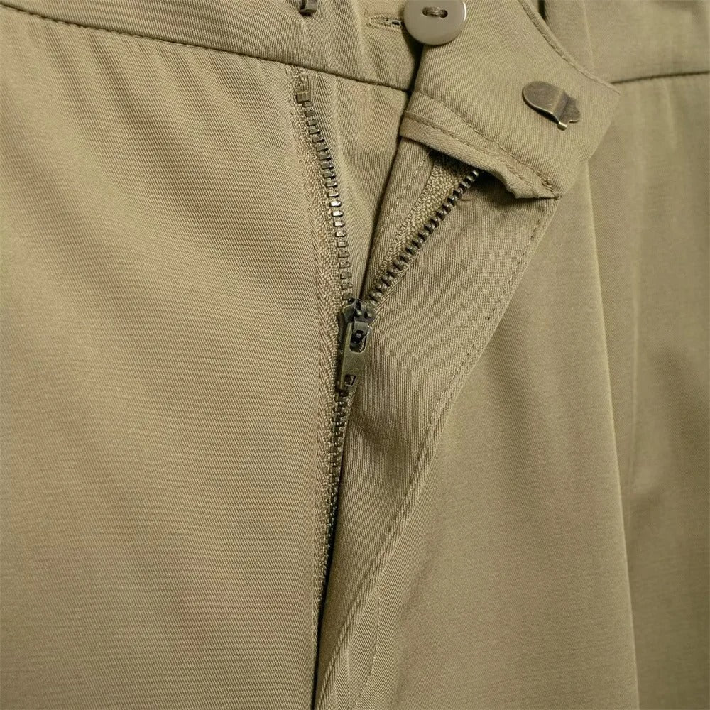 Casual utility cargo jacket with strap and pocket accents 