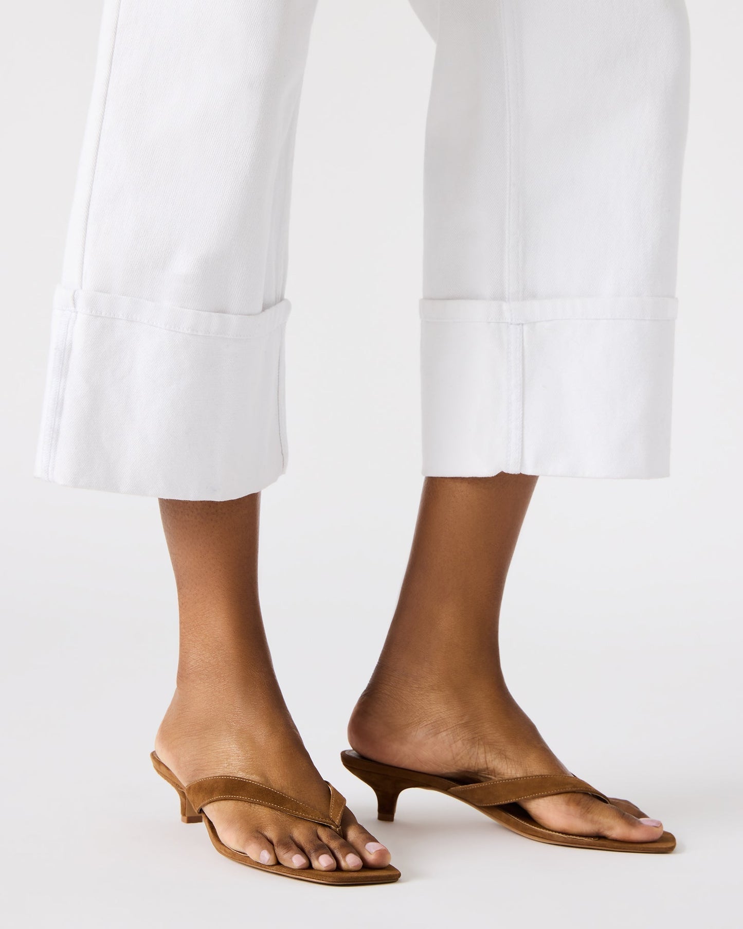 Chic suede pumps with a square toe 