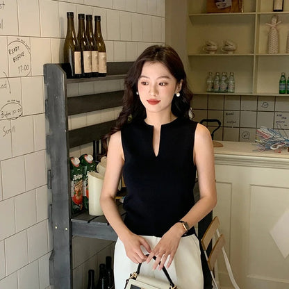 Elena | V-neck Mouwloze crop blouse