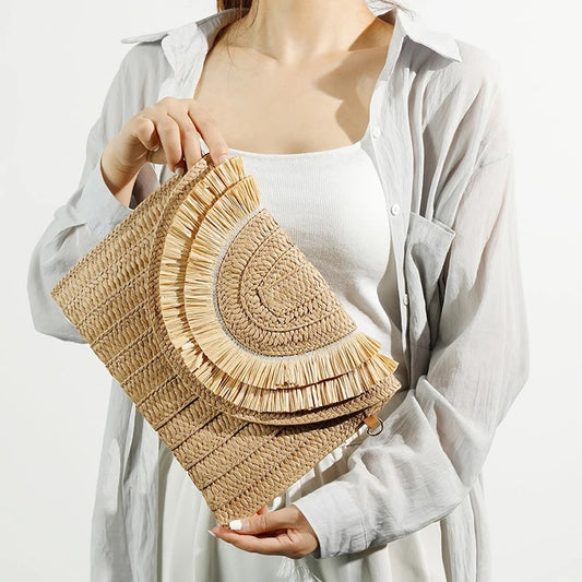 Carmen | Raffia straw clutch