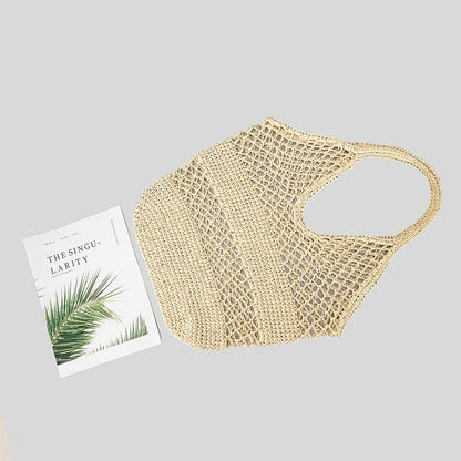 Carmen | Handmade straw bag with perforated pattern