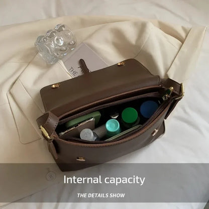 Eudora | Minimalist schoudertas with klep