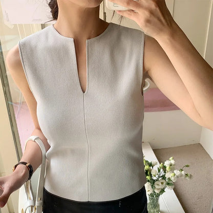 Elena | V-neck Mouwloze crop blouse
