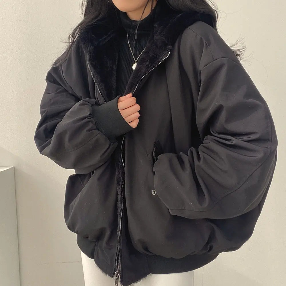 Mira™ - Oversized jacket with plush lining and hood