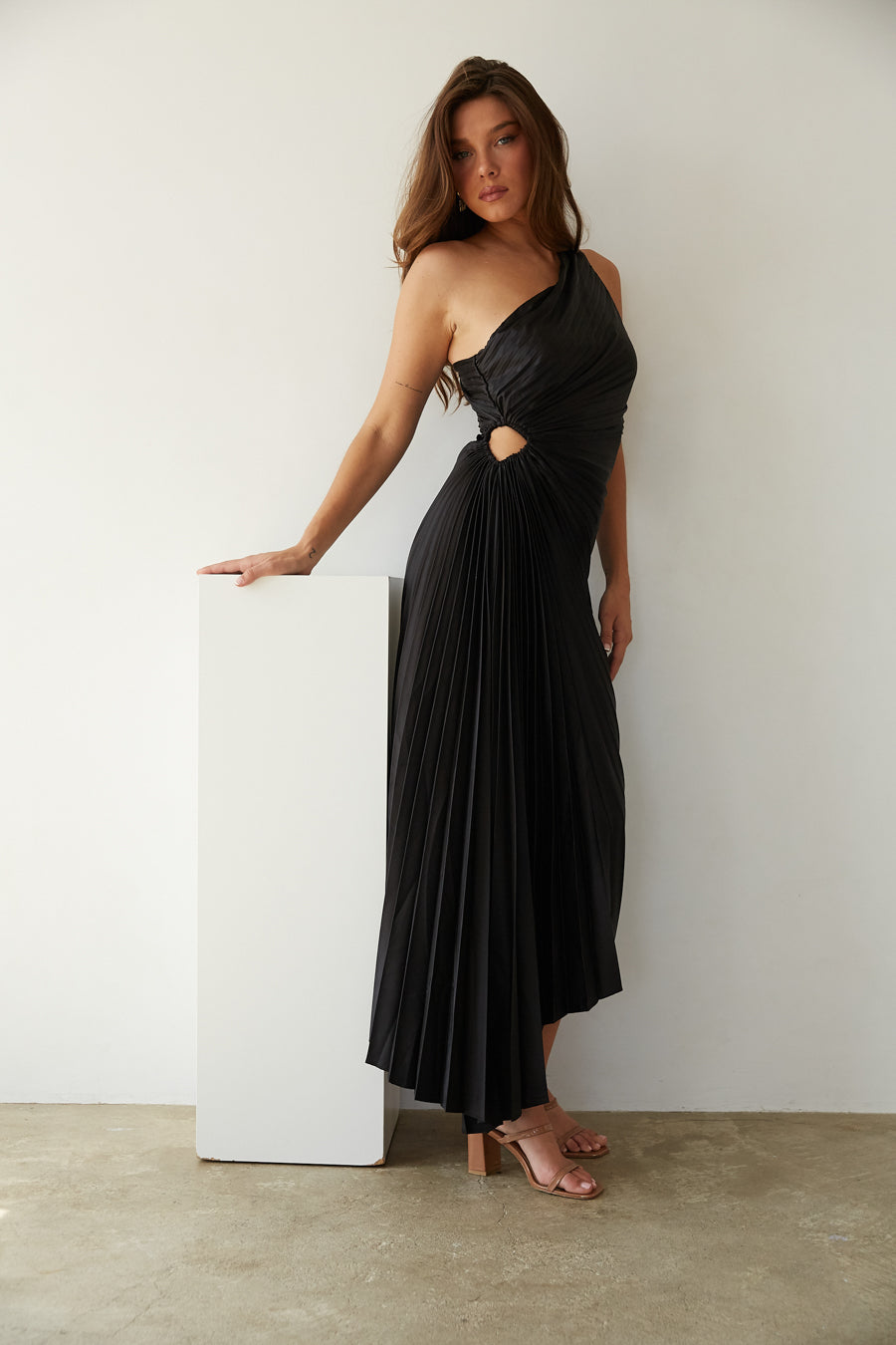 Gianna | One-Shoulder Pleated Midi Dress