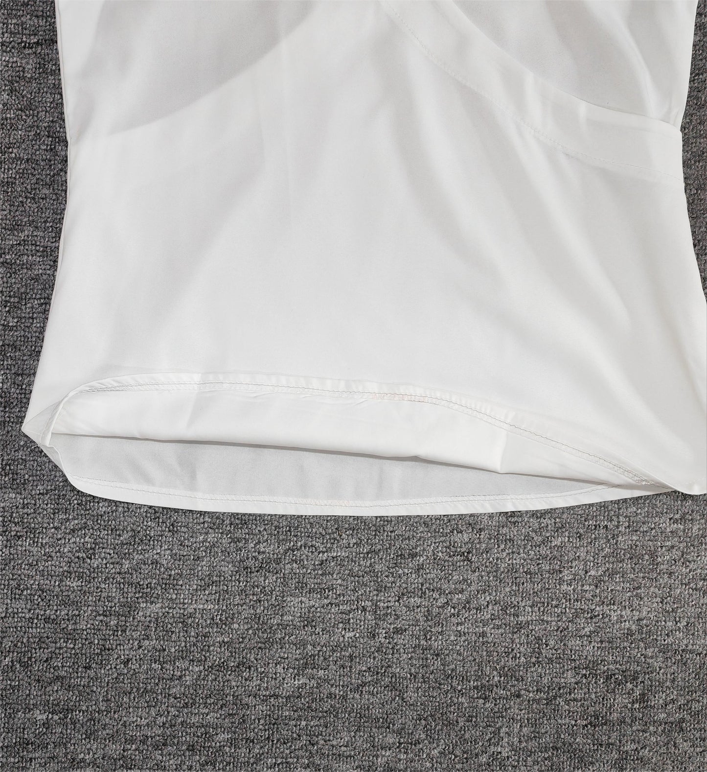 Gelise® Elegant sleeveless plain top