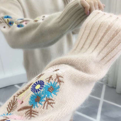 VANESSA™ - Knitted sweater with floral embroidery