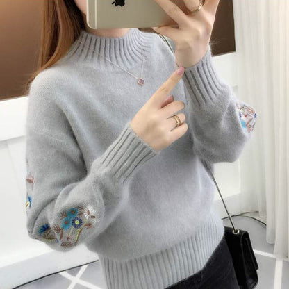 VANESSA™ - Knitted sweater with floral embroidery