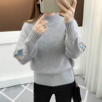VANESSA™ - Knitted sweater with floral embroidery