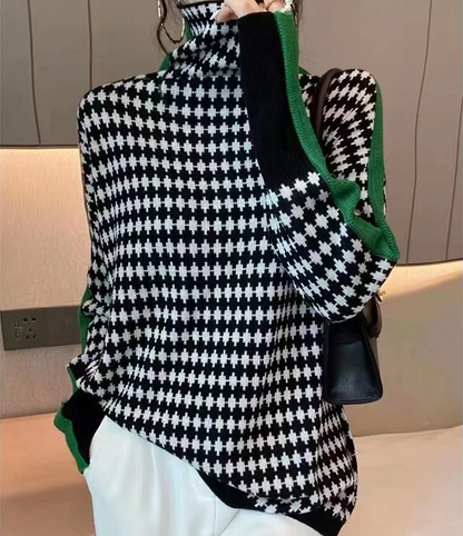 Olivia™ - Elegant sweater with black and white check pattern