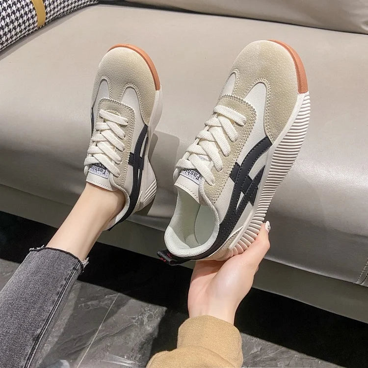 Lightweight women's sneakers for everyday wear