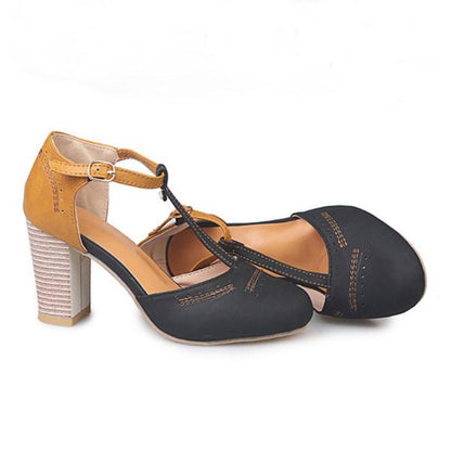 Cora - High-heeled shoes with round toe and pointed strap